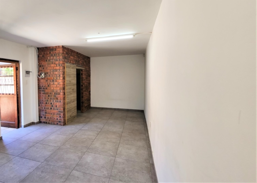 To Let 1 Bedroom Property for Rent in Oostersee Western Cape